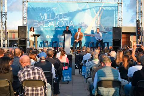 Joan Balaguer presenta, en nombre de la FCV, la VI Edición de la Golden Cup Badalona. - 2