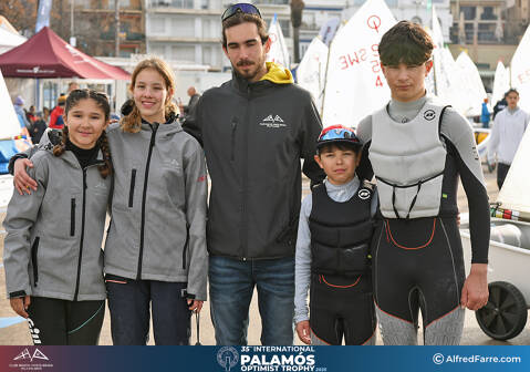 Els germans Dani i Vladik López participen a la 35ª Palamós International Optimist Trophy-18 Nations.