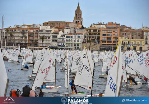 Els germans Dani i Vladik López participen a la 35ª Palamós International Optimist Trophy-18 Nations. - 1